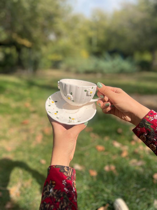 ست فنجان و نعلبکی سرامیکی مدل بابونه